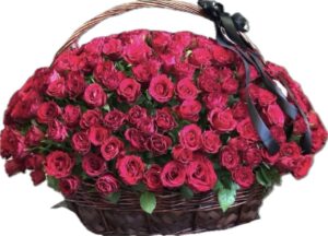 Корзина из живых цветов 200 шт.