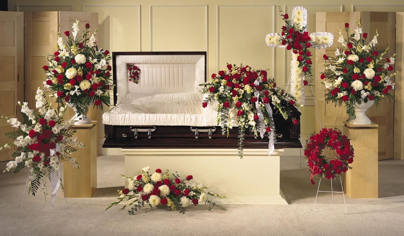 Композиционное оформление траурного зала живыми цветами ЭЛИТ 2