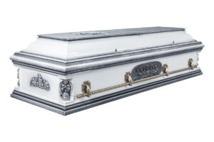 Гроб двухкрышечный «Вегас» плоская крышка резная Белый