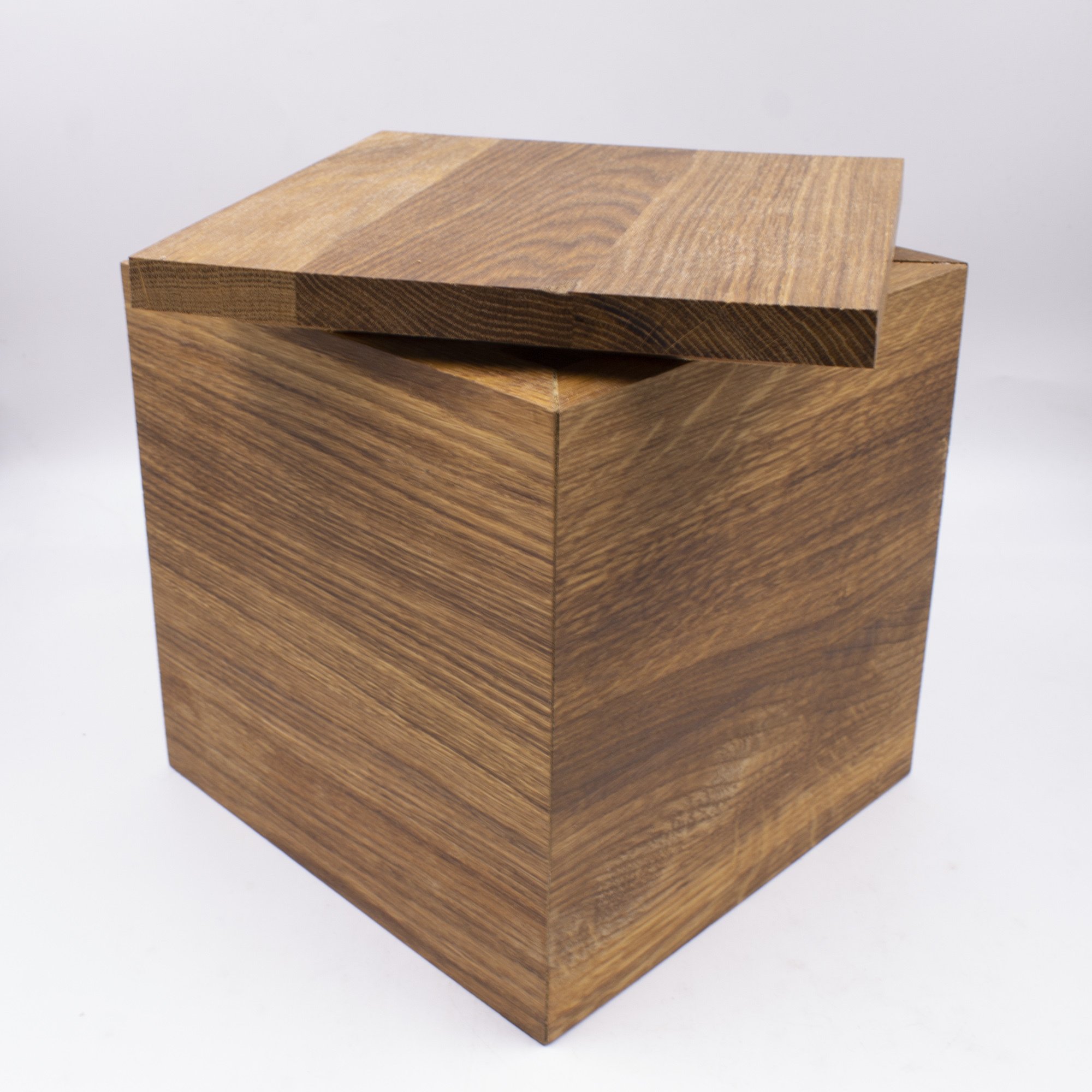 Урна для праха дубовая Эконом куб