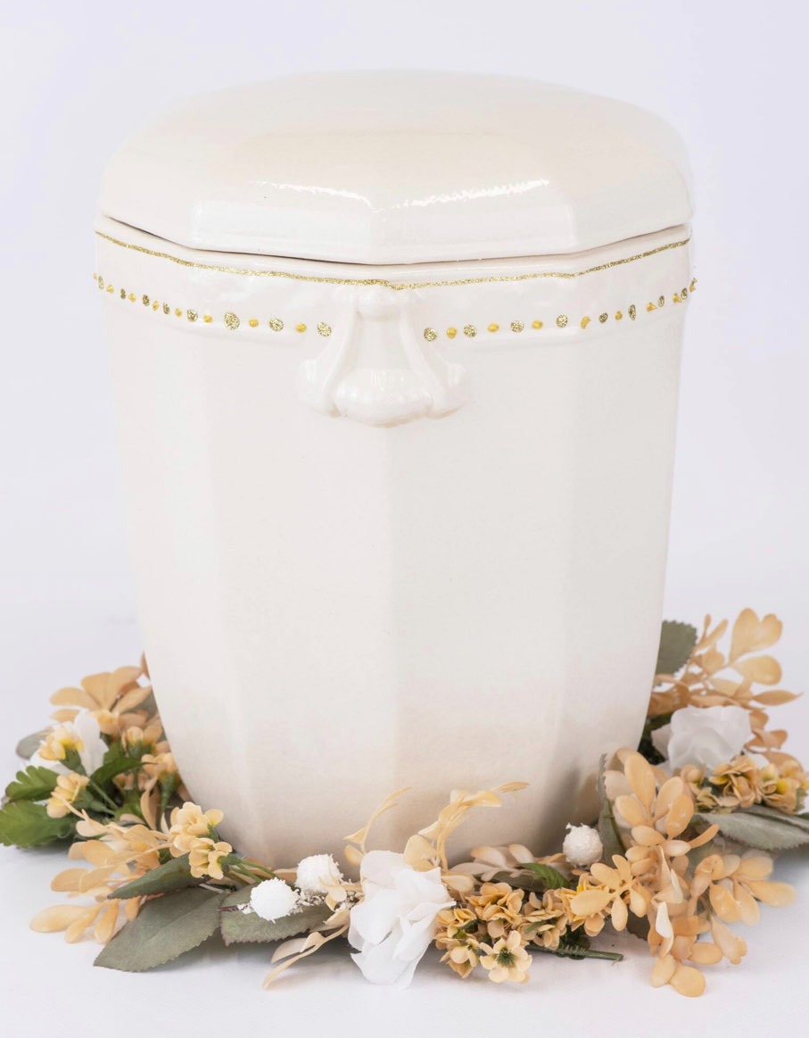 Урна для праха «Грани» белая