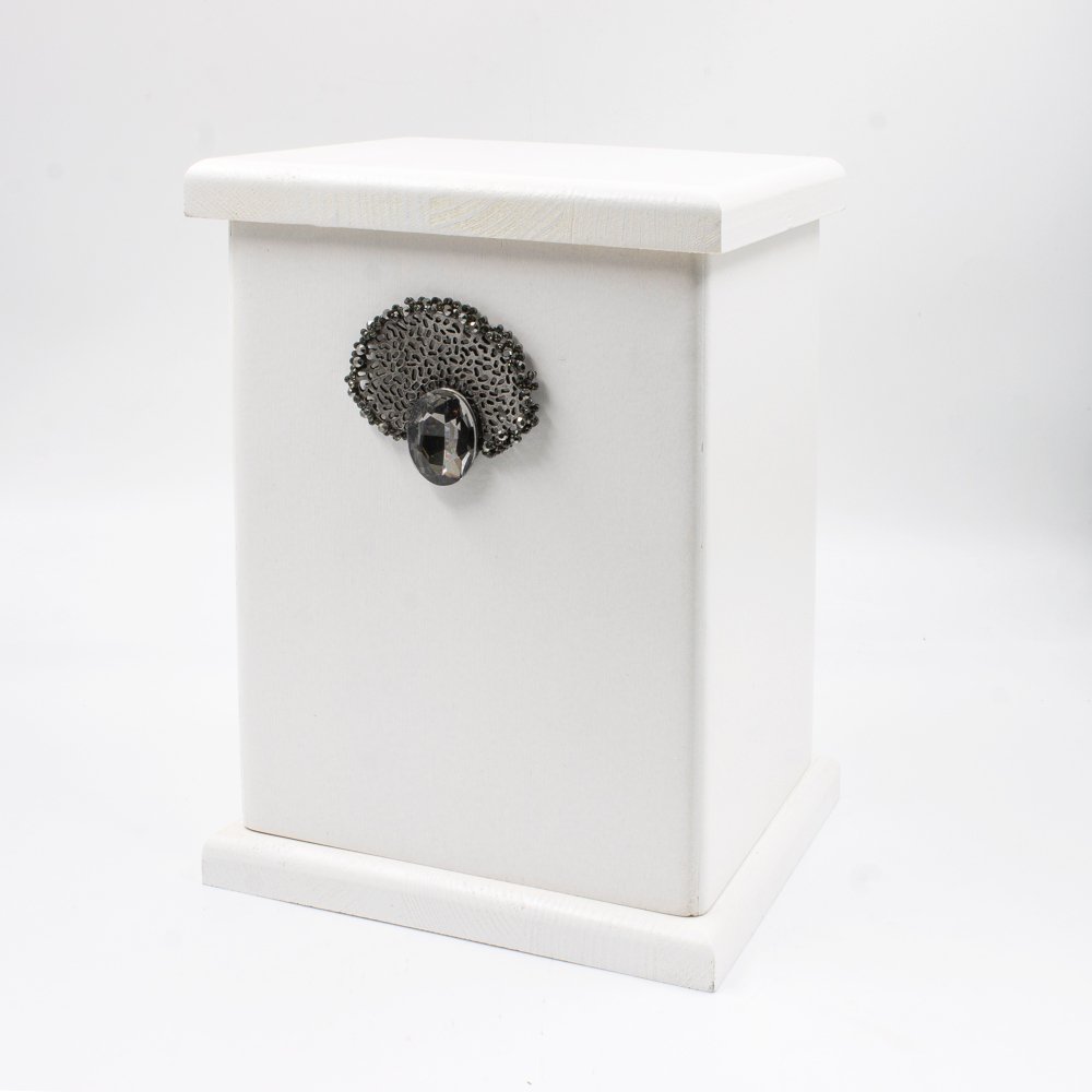 Урна для праха из дерева «Акрополь» белая